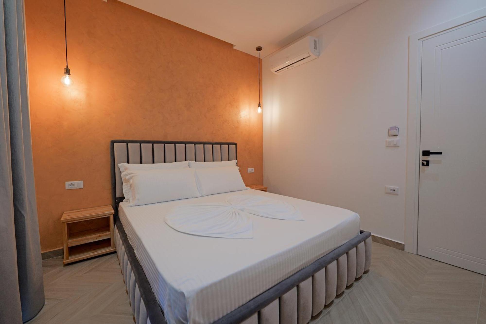 Juna Hotel