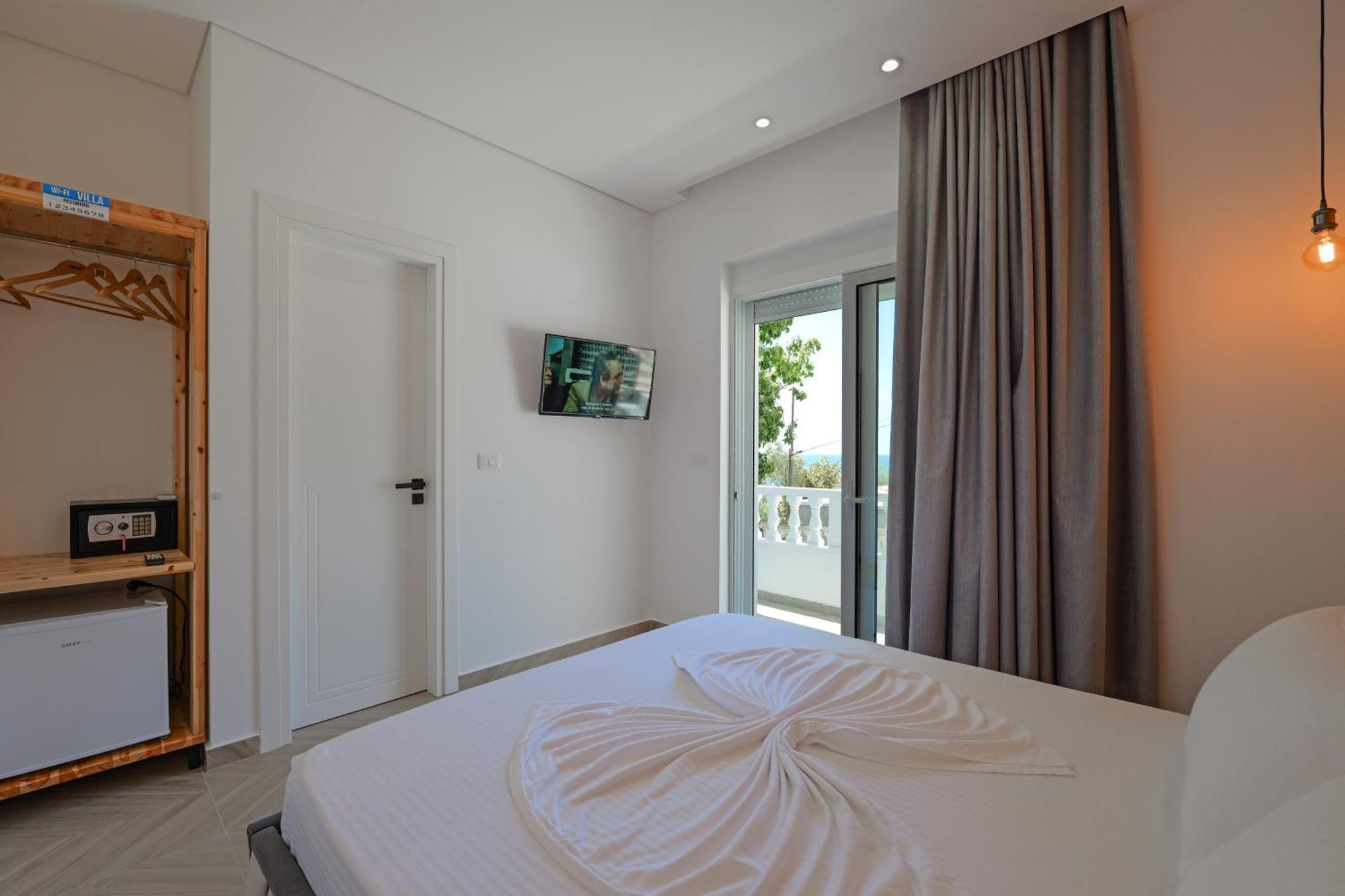 Juna Hotel 4*