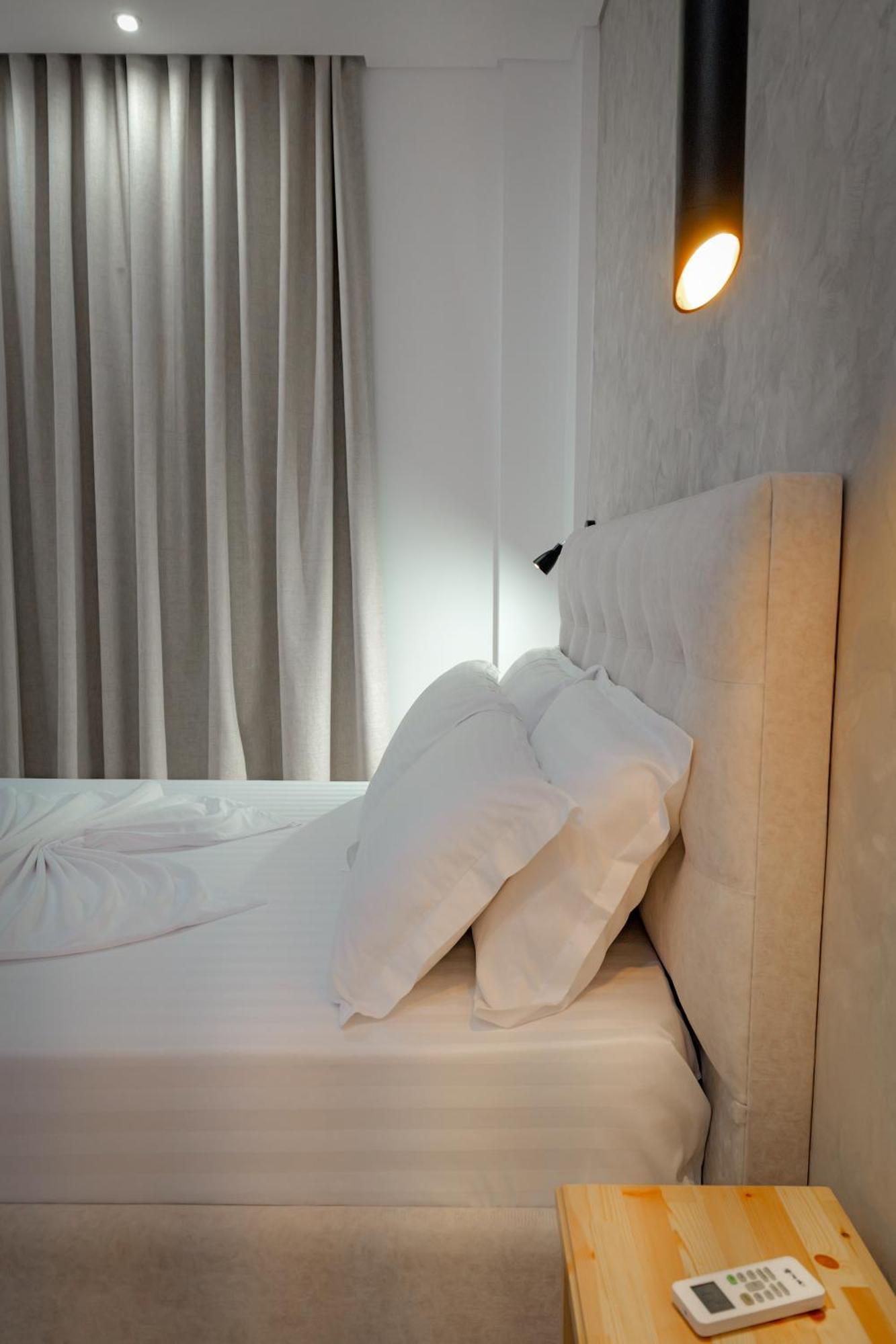 Juna Hotel